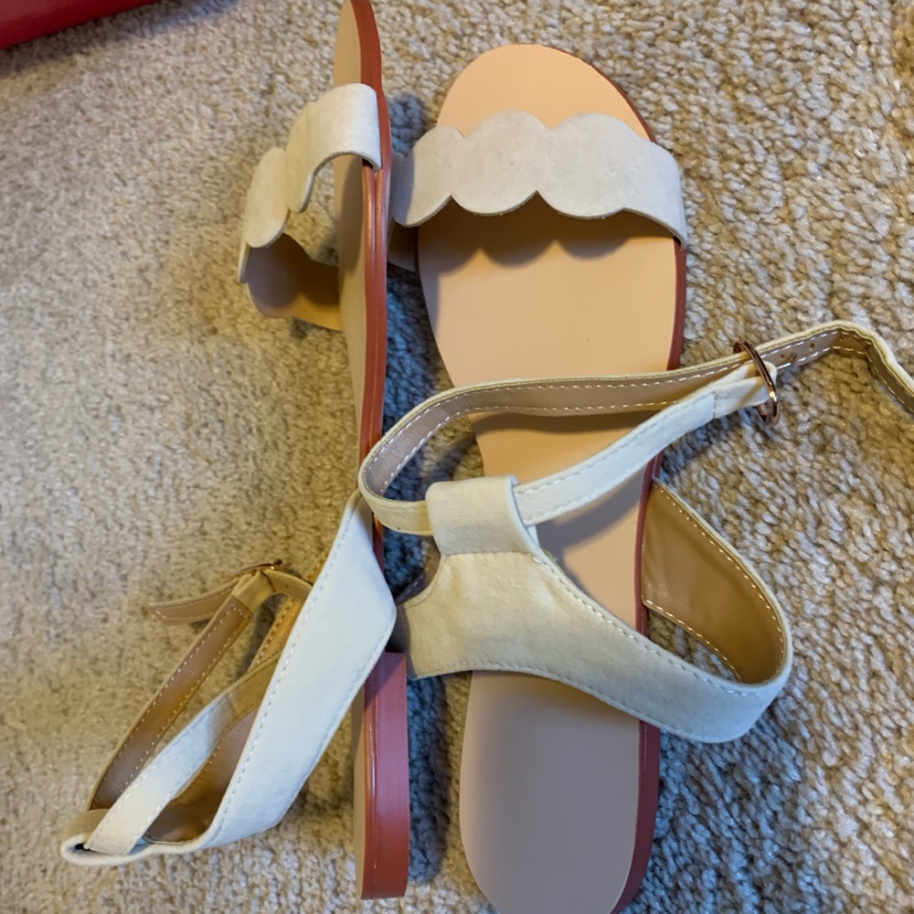Nude flat sandals